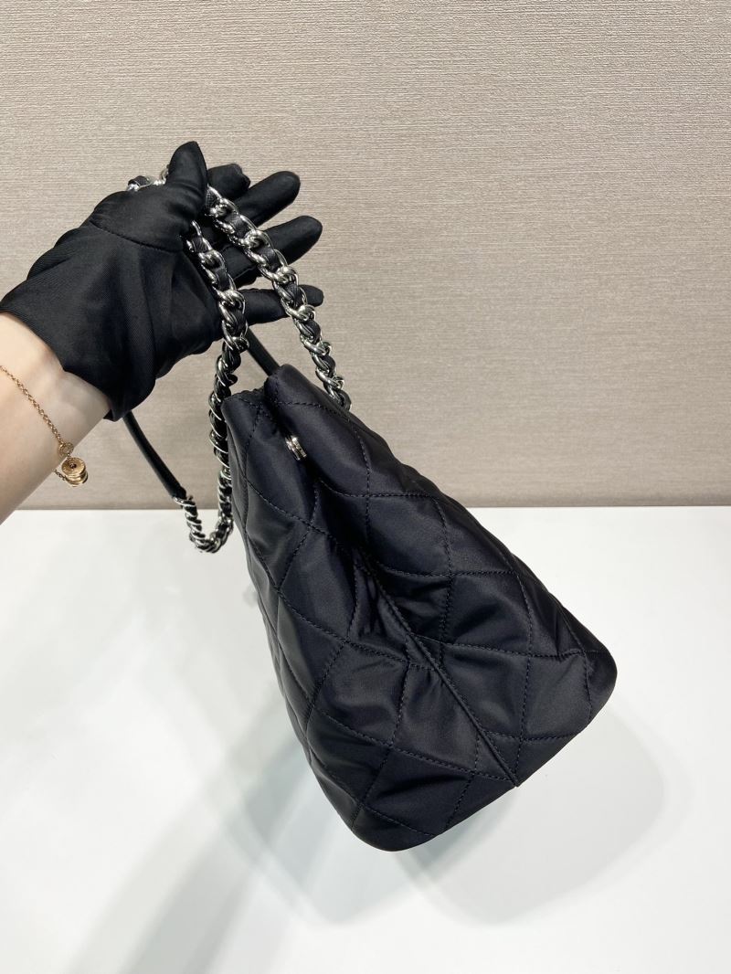Pra*a tote bags